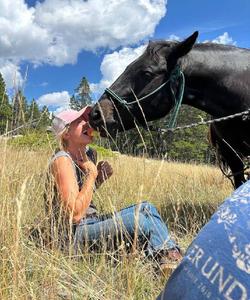 Woman with a horse 